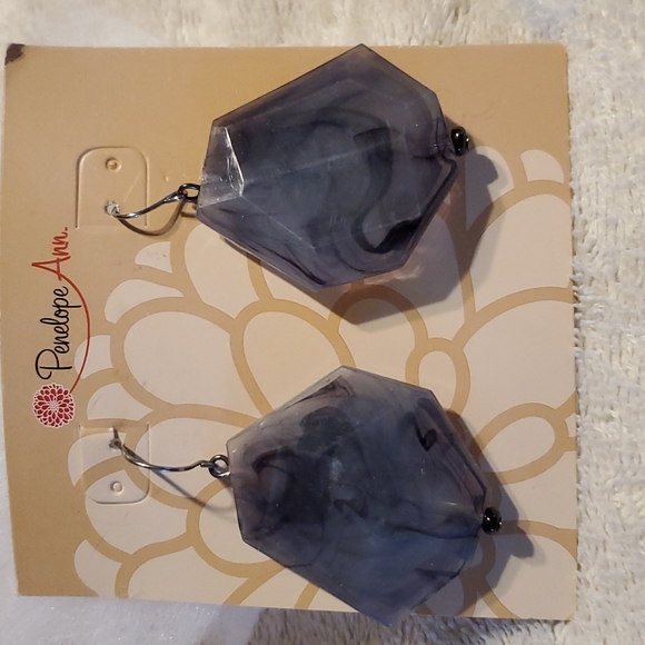 'Stonehenge" Earrings, light weight grayish/black with darker swirls. Rock shape - Picture 7 of 7